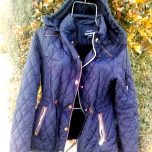 Black Haut maunde jacket. Windbreaker. Comfortable like new with pockets